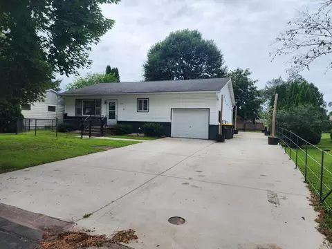 1516 Mound St, Boscobel, WI 53805