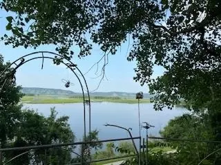 1936 Great River Rd #11, Lansing, IA 52151