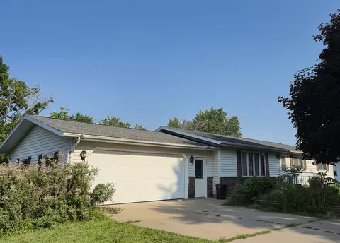 707 Camelot Ct, Viroqua, WI 54665