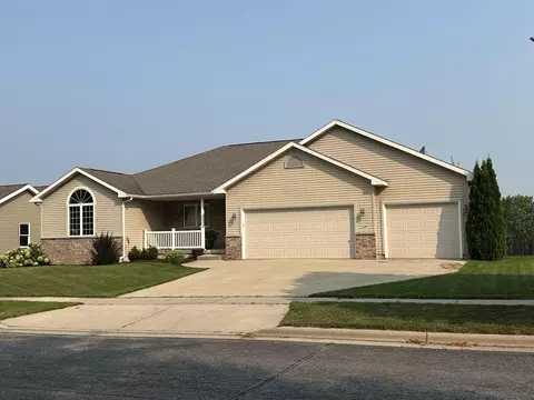 422 Old Indian Trl, Deforest, WI 53532