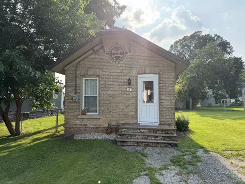117 N Main St, Orfordville, WI 53576