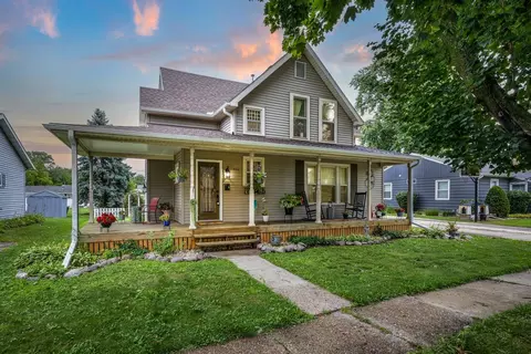 1402 Myra Ave, Janesville, WI 53548