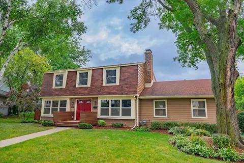 2105 Sheridan Dr, Madison, WI 53704