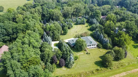 5011 Gilkeson Rd, Waunakee, WI 53597