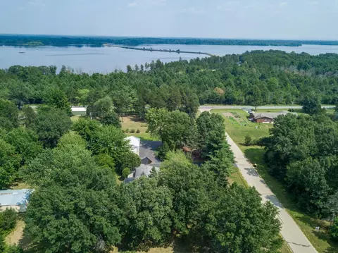 w5522 Overlook Drive, New Lisbon, WI 53950