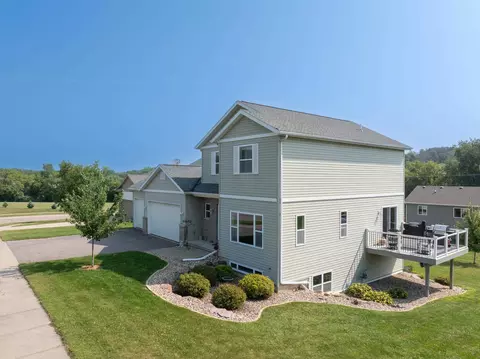 1225 Springbrook Dr, Baraboo, WI 53913