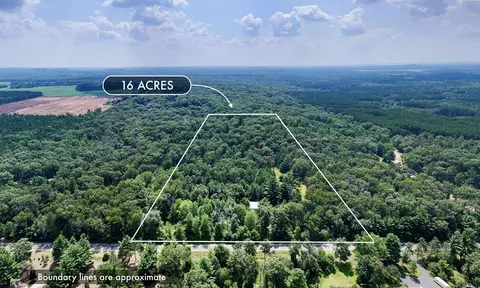 817 Elk Dr, Adams, WI 53910
