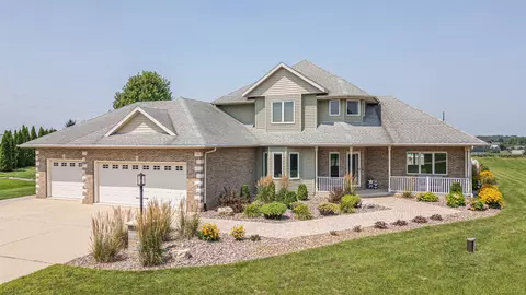 5333 E Clayshire Dr, Milton, WI 53563