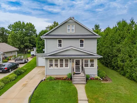 2809 Thinnes St, Cross Plains, WI 53528