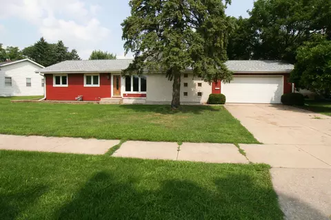 2423 Rutledge Ave, Janesville, WI 53545