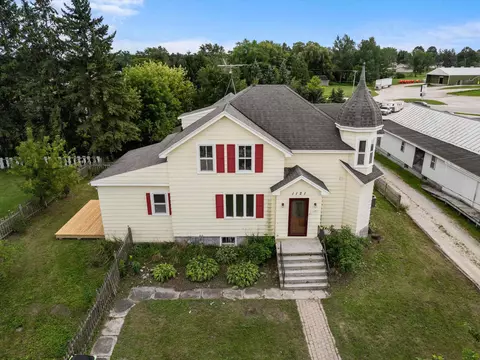 1121 Millersville Ave, Howards Grove, WI 53083
