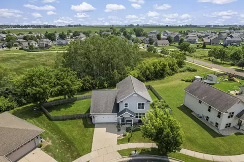 740 Bluestem Ct, Sun Prairie, WI 53590