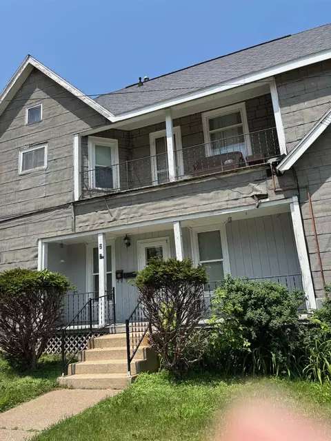 202 Erickson St, Elroy, WI 53929