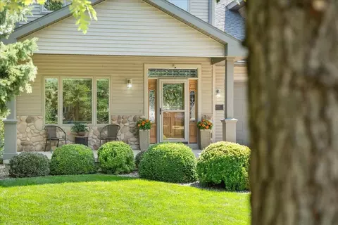 2660 Quartz Rd, Fitchburg, WI 53711