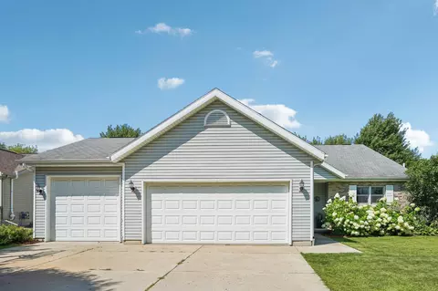 486 Dahl Dr, Deforest, WI 53532