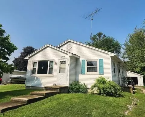 205 N Main St, Rosendale, WI 54974