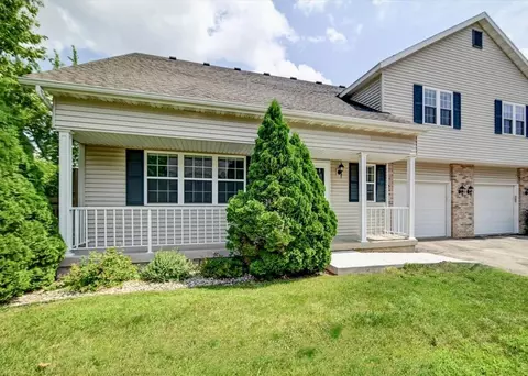 958 Chandler Ln, Sun Prairie, WI 53590