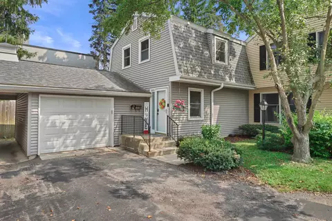26 Whitcomb Cir, Madison, WI 53711