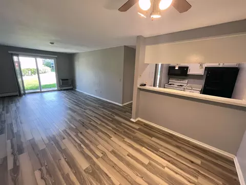 4322 Melody Ln #110, Madison, WI 53704