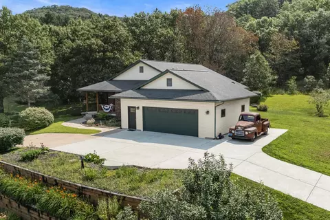 124 Doc Mac Dr, Boscobel, WI 53805