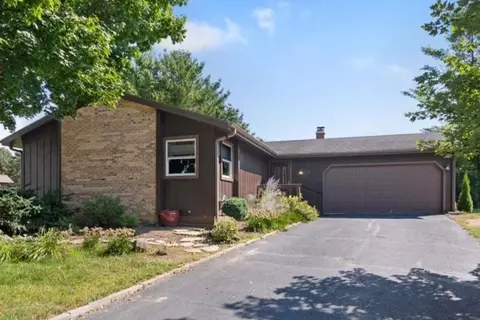 13 Jason Cir, Madison, WI 53719