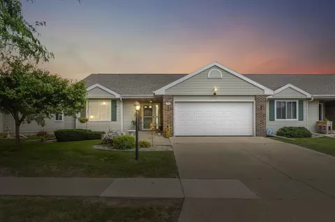 638 Kensington Sq, Stoughton, WI 53589