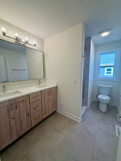 Bath - 4146 Fox Forest Way, Deforest, WI 53532 photo 3 of 4