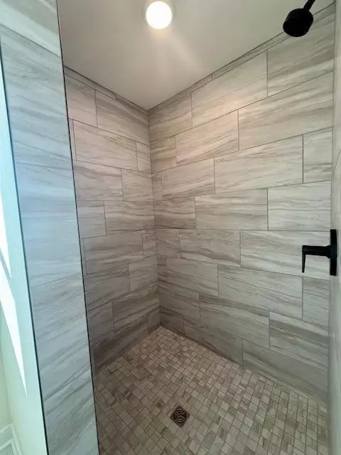 Bath - 4148 Fox Forest Way, Deforest, WI 53532 photo 5 of 10