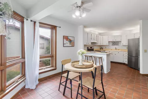 121 Ski Ct, Fitchburg, WI 53713