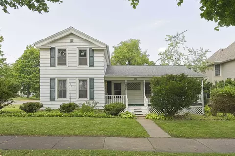 332 4th Ave, Baraboo, WI 53913