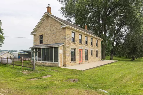 9661 County Road H Rd, Cuba City, WI 53807