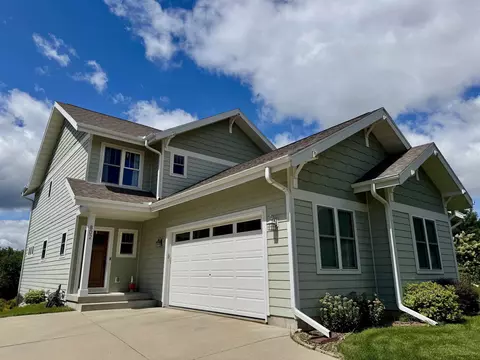 802 Pine Hill Dr, Verona, WI 53593
