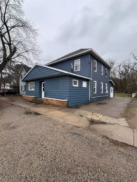 123 E South Lake St, Hancock, WI 54943