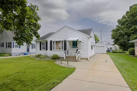 1421 Maple Ave, Janesville, WI 53548