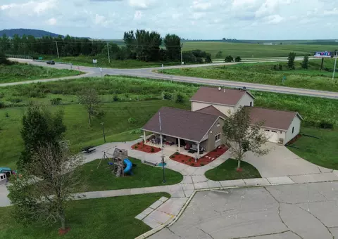 327 Stone Hill Ave, Belmont, WI 53510