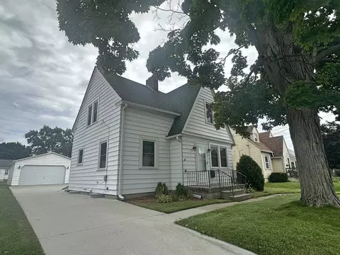 1418 Linden Ave, Janesville, WI 53548