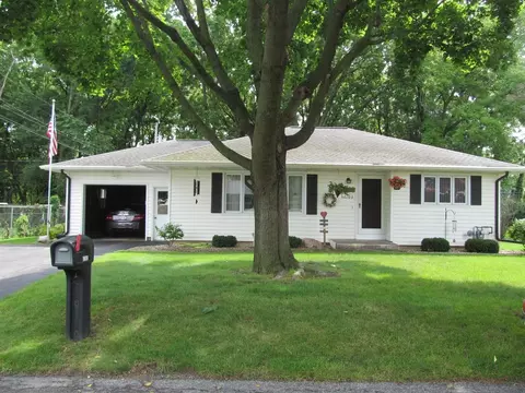 6103 Merrill St, Mcfarland, WI 53558