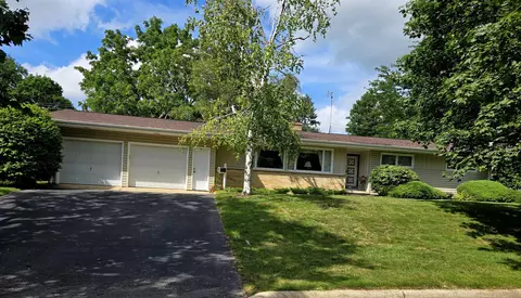 424 Meadow Ln, Evansville, WI 53536