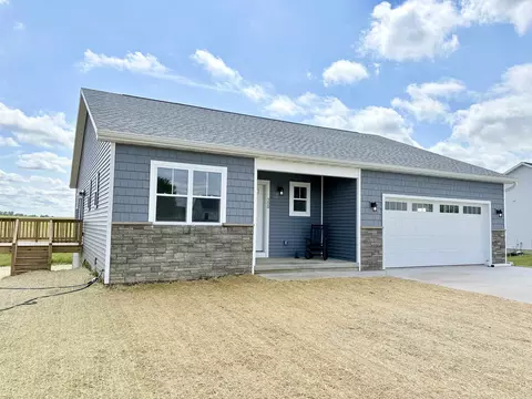 300 Eisenhower Ct, Cuba City, WI 53807