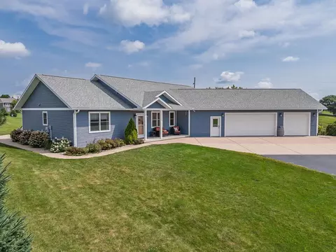 1204 N Northstar Cir, Hillsboro, WI 54634