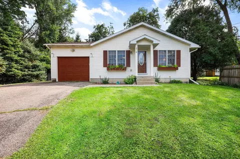 216 Washington Ave, Baraboo, WI 53913