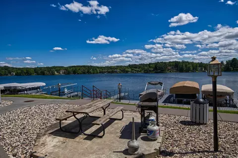 530 E Hiawatha Dr #315, Wisconsin Dells, WI 53965