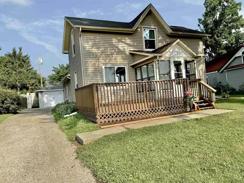 228 Mary St, Cambria, WI 53923