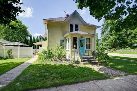 404 S Prairie St, Stoughton, WI 53589