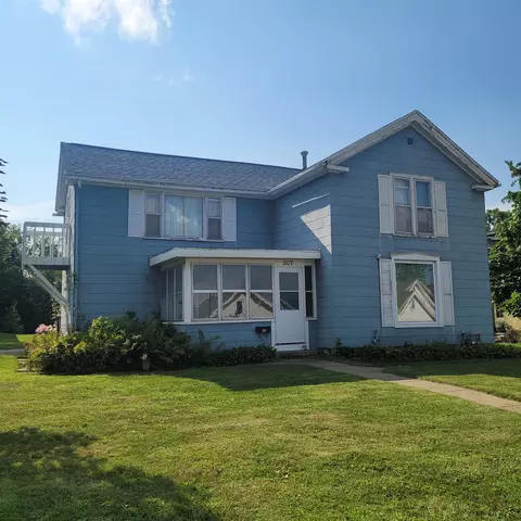 307 S Main St, Lake Mills, WI 53551
