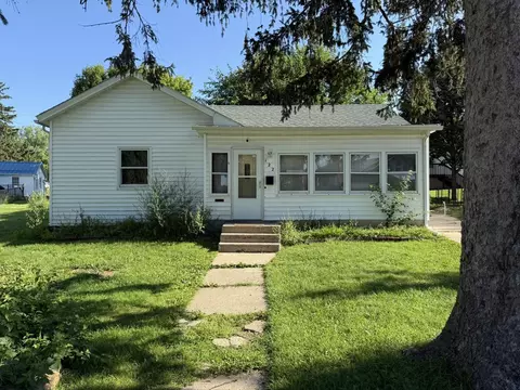 122 E Dodge St, Dodgeville, WI 53533