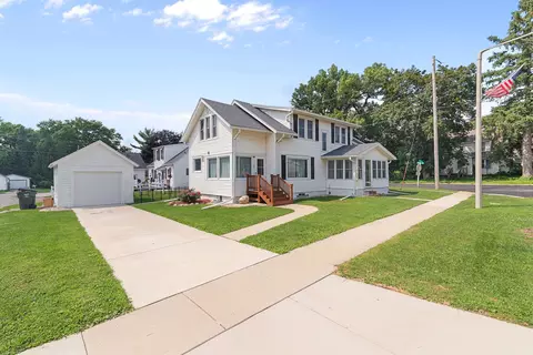 104 Depot St, Footville, WI 53537
