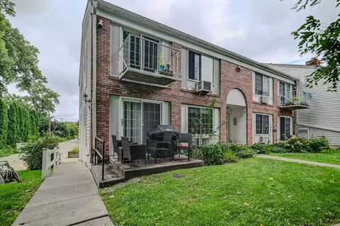 2150 Allen Blvd #4, Middleton, WI 53562