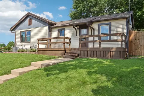 1202 9th St, Monroe, WI 53566