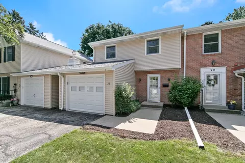 22 Whitcomb Cir, Madison, WI 53711